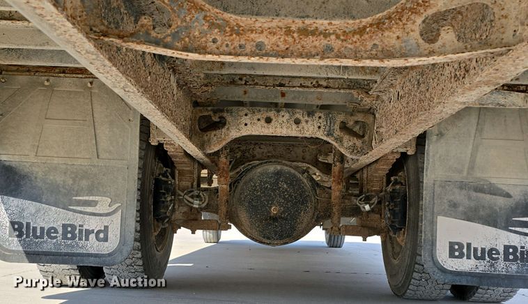 image for item DT6791 1999 International 3800 school bus