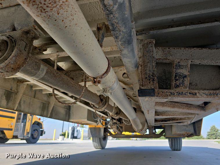 image for item DT6791 1999 International 3800 school bus