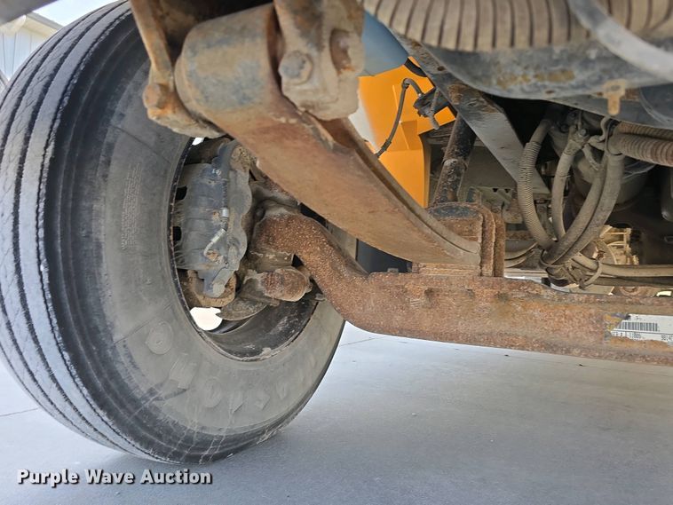 image for item DT6791 1999 International 3800 school bus