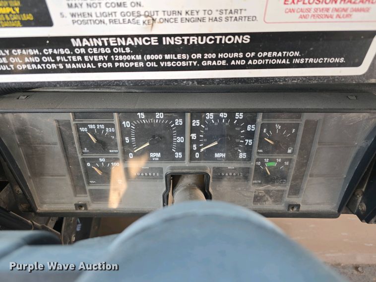 image for item DT6791 1999 International 3800 school bus