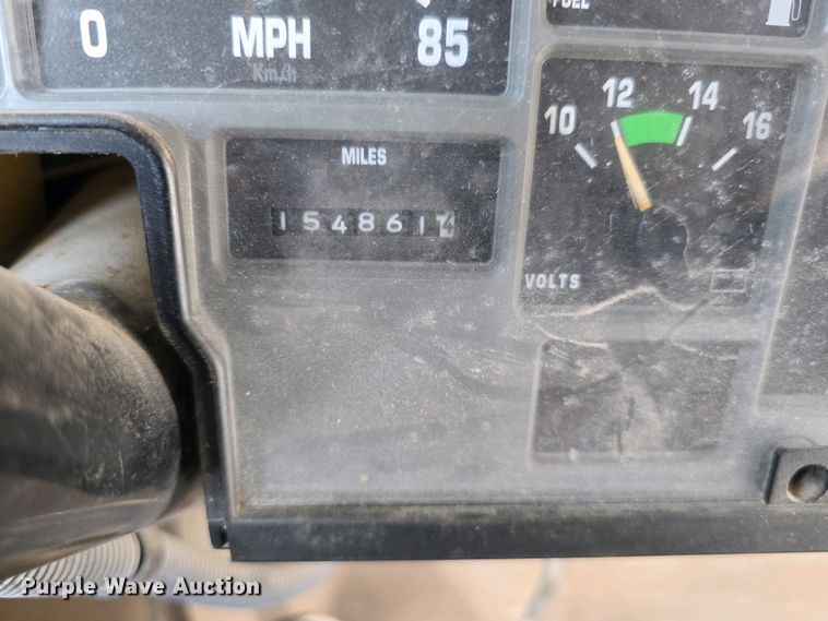 image for item DT6791 1999 International 3800 school bus