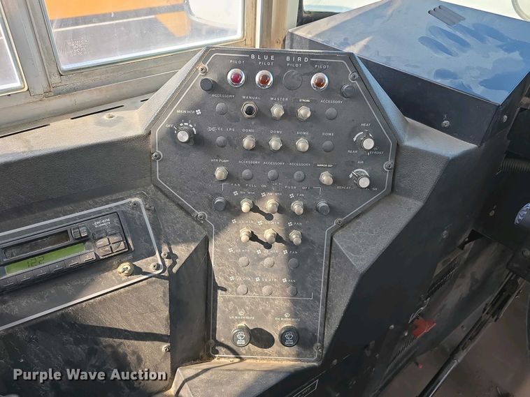 image for item DT6791 1999 International 3800 school bus