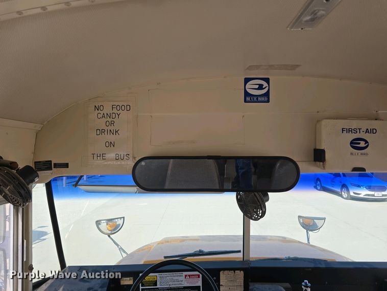 image for item DT6791 1999 International 3800 school bus