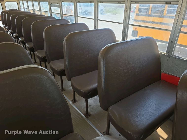 image for item DT6791 1999 International 3800 school bus