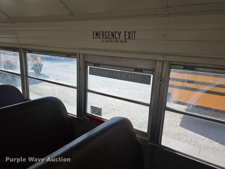 image for item DT6791 1999 International 3800 school bus