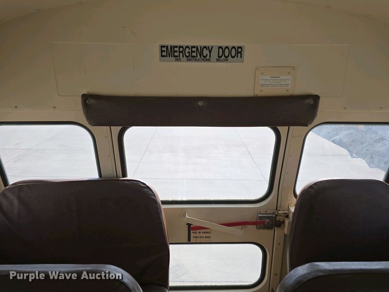 image for item DT6791 1999 International 3800 school bus
