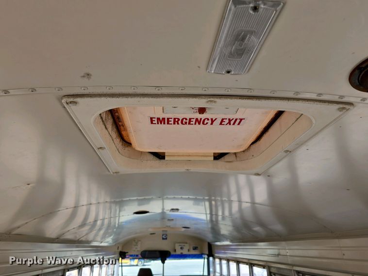 image for item DT6791 1999 International 3800 school bus