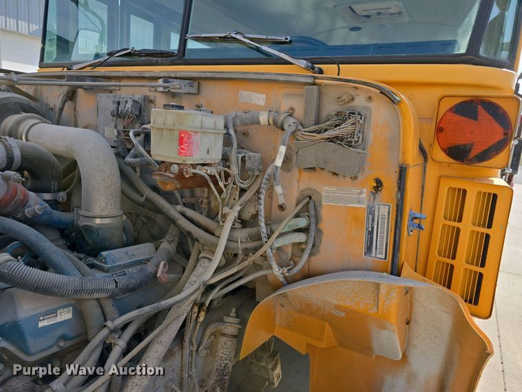 image for item DT6791 1999 International 3800 school bus