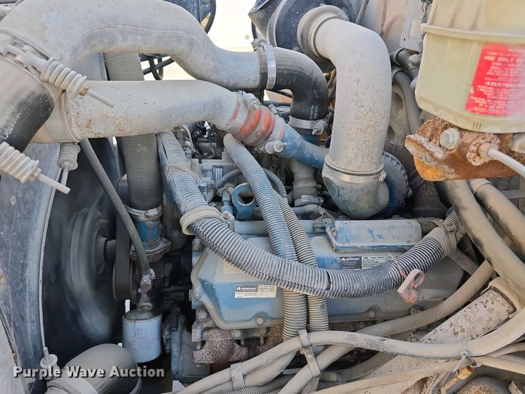 image for item DT6791 1999 International 3800 school bus