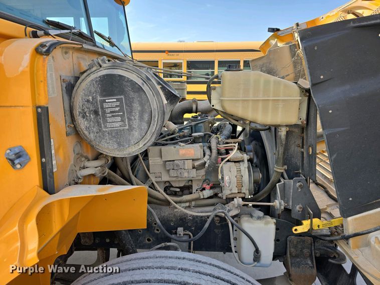 image for item DT6791 1999 International 3800 school bus