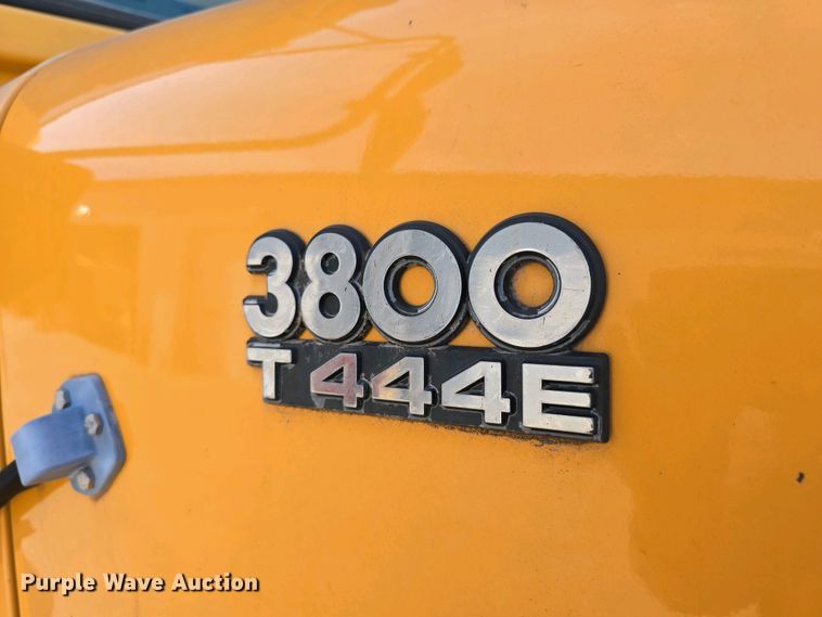 image for item DT6791 1999 International 3800 school bus