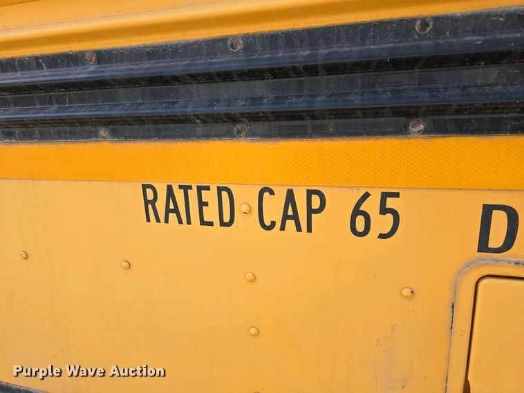 image for item DT6791 1999 International 3800 school bus