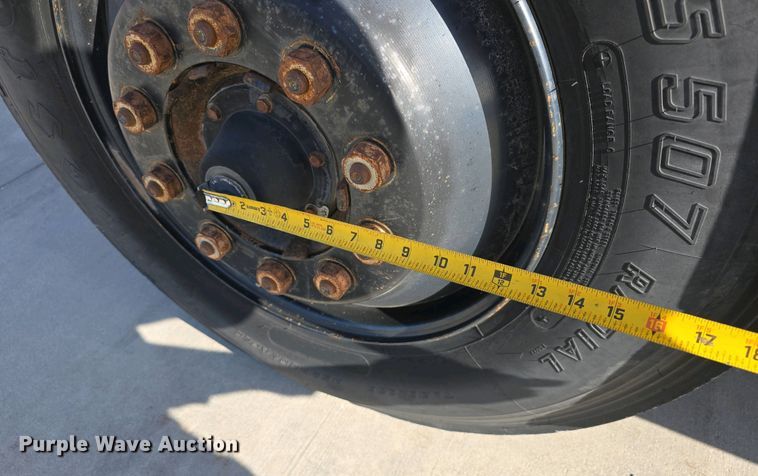 image for item DT6791 1999 International 3800 school bus