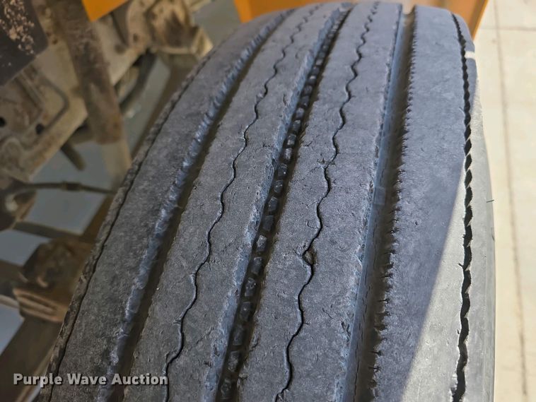 image for item DT6791 1999 International 3800 school bus