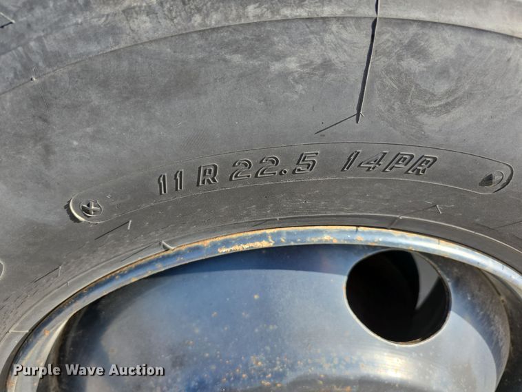 image for item DT6791 1999 International 3800 school bus