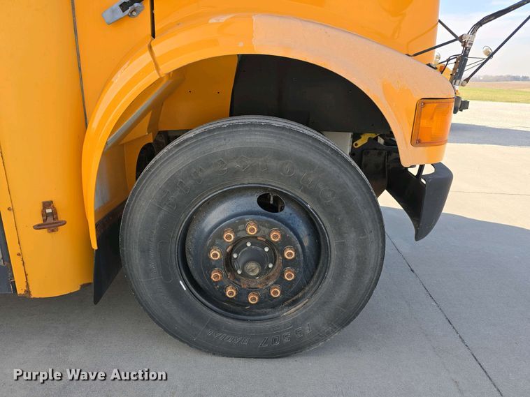 image for item DT6791 1999 International 3800 school bus
