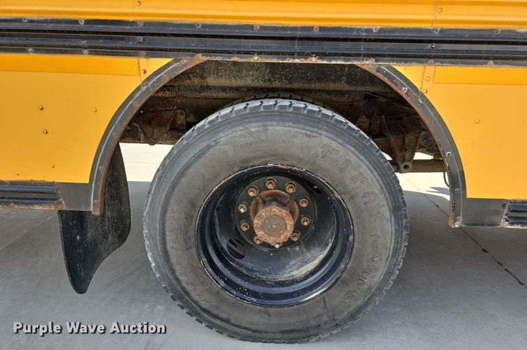 image for item DT6791 1999 International 3800 school bus