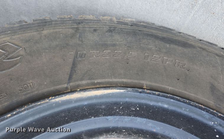 image for item DT6791 1999 International 3800 school bus