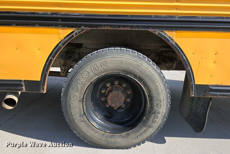 image for item DT6791 1999 International 3800 school bus