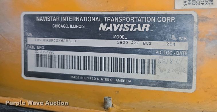 image for item DT6791 1999 International 3800 school bus