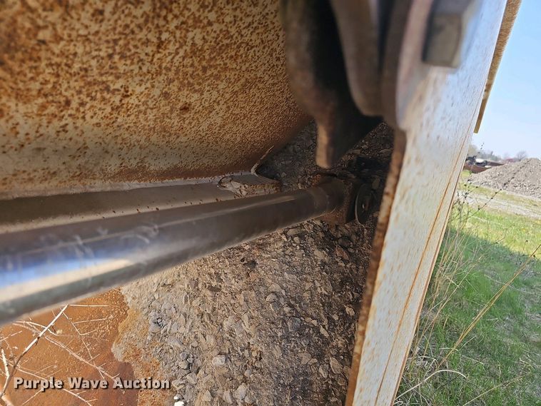 image for item DT6805 1993 Trail King TK54BDU-402 bottom dump trailer