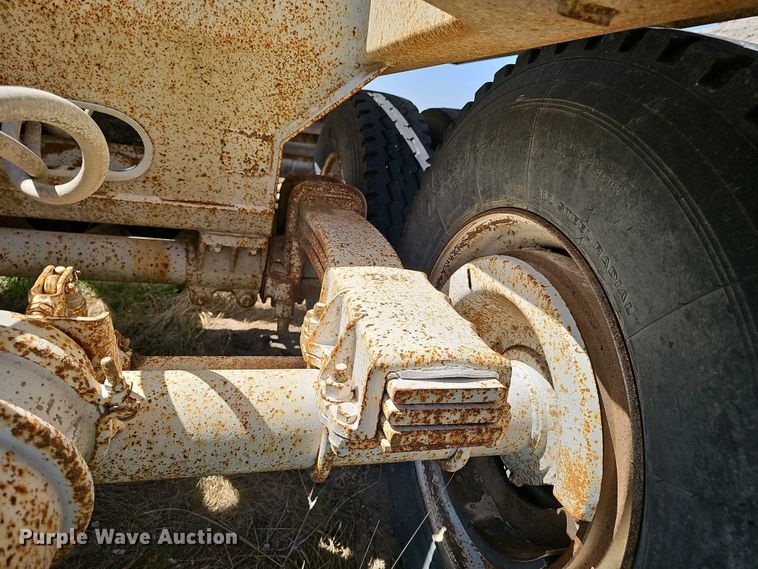 image for item DT6805 1993 Trail King TK54BDU-402 bottom dump trailer