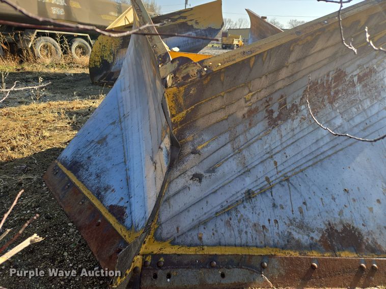 image for item DT7117 Gledhill v-plow