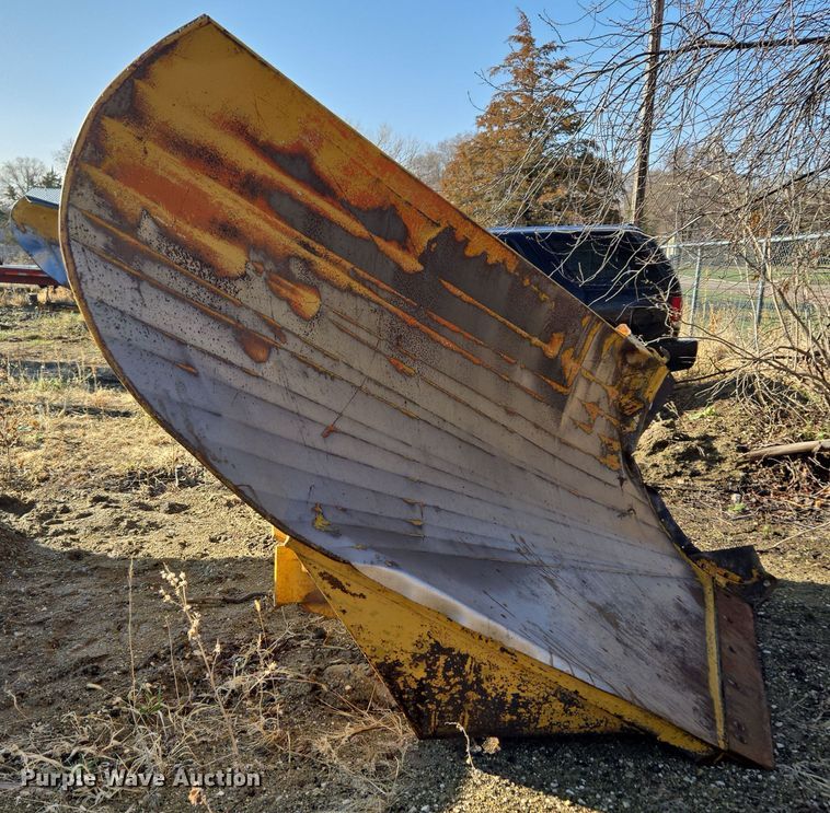 image for item DT7117 Gledhill v-plow