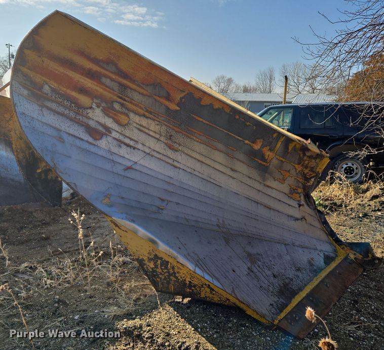 image for item DT7117 Gledhill v-plow