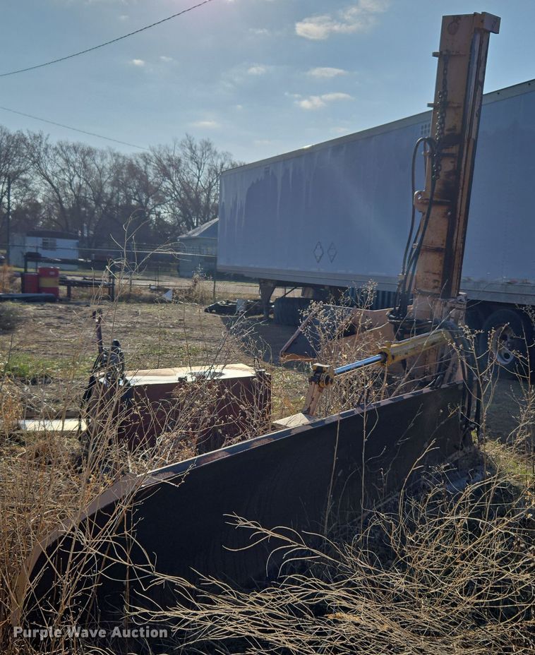 image for item DT7119 Henke motor grader wing blade