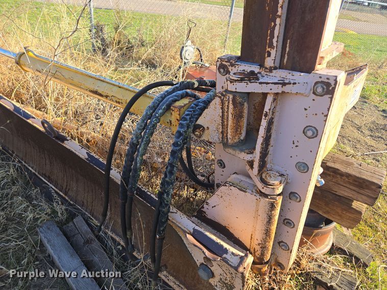 image for item DT7119 Henke motor grader wing blade