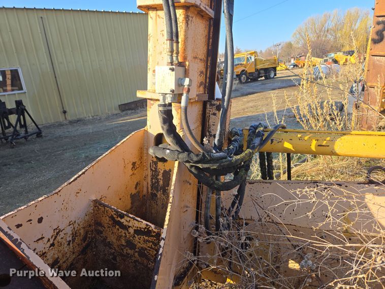 image for item DT7119 Henke motor grader wing blade