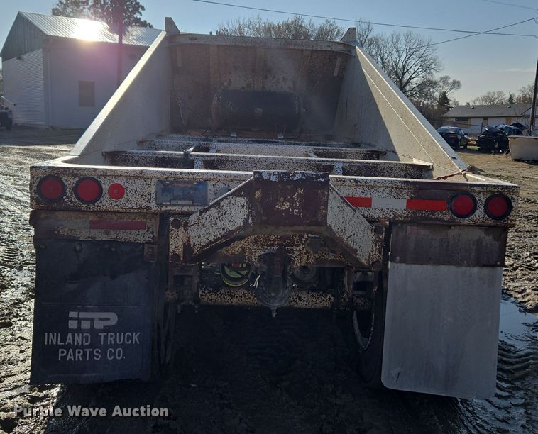 image for item DT7120 1993 Ranch bottom dump trailer