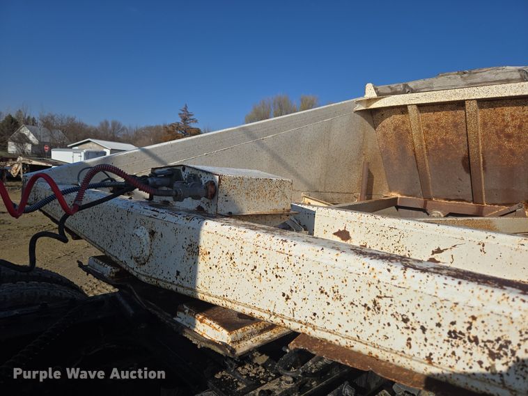 image for item DT7120 1993 Ranch bottom dump trailer