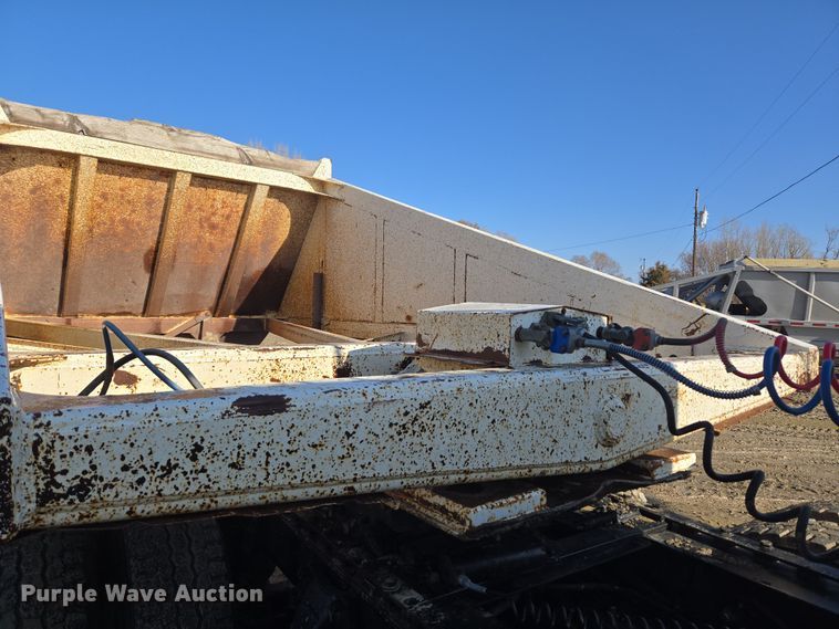 image for item DT7120 1993 Ranch bottom dump trailer