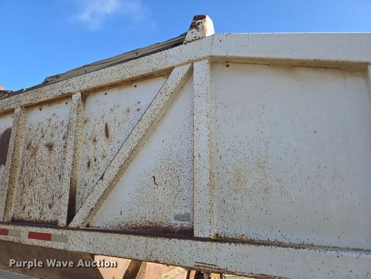 image for item DT7120 1993 Ranch bottom dump trailer