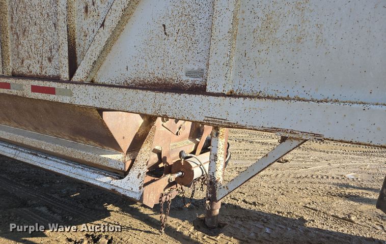 image for item DT7120 1993 Ranch bottom dump trailer