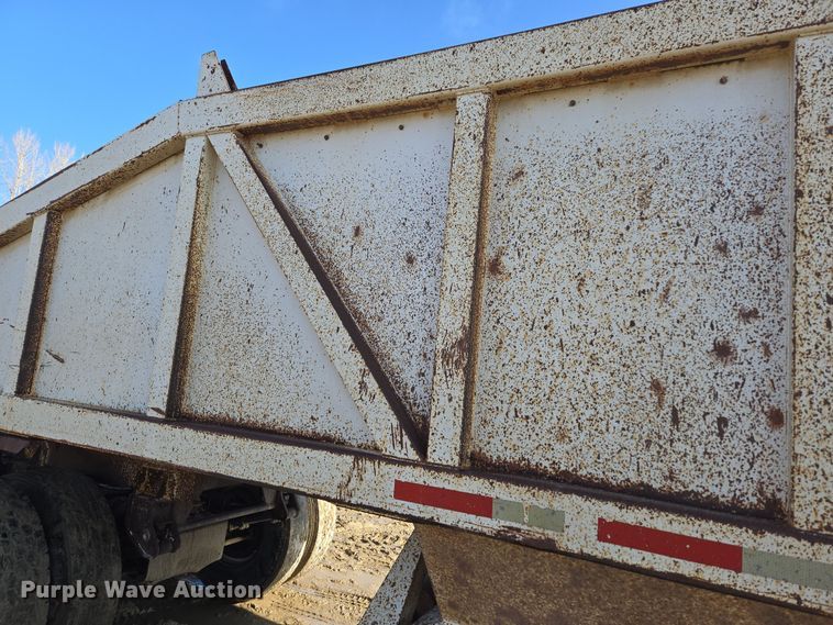 image for item DT7120 1993 Ranch bottom dump trailer