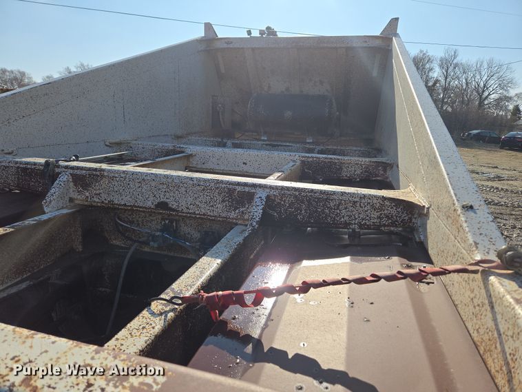 image for item DT7120 1993 Ranch bottom dump trailer