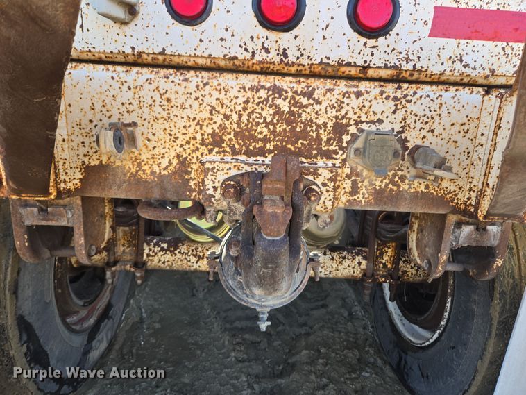 image for item DT7120 1993 Ranch bottom dump trailer