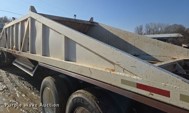 image for item DT7120 1993 Ranch bottom dump trailer