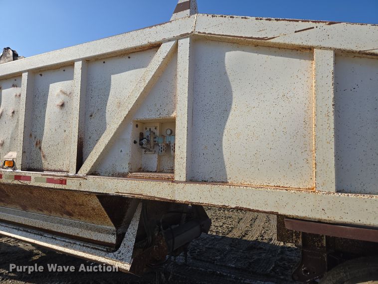 image for item DT7120 1993 Ranch bottom dump trailer