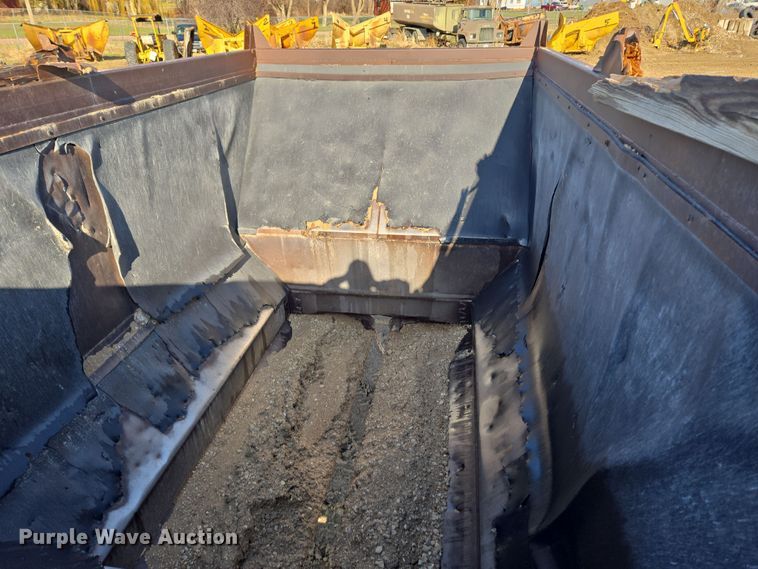 image for item DT7120 1993 Ranch bottom dump trailer