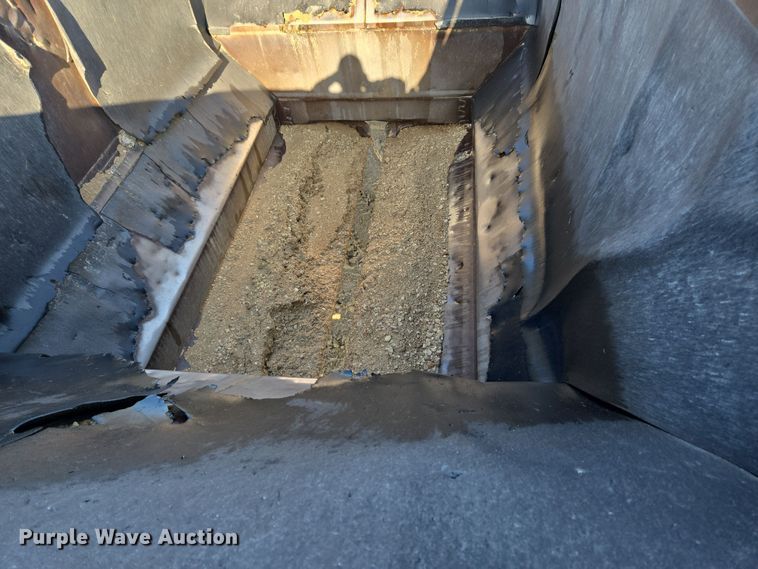 image for item DT7120 1993 Ranch bottom dump trailer