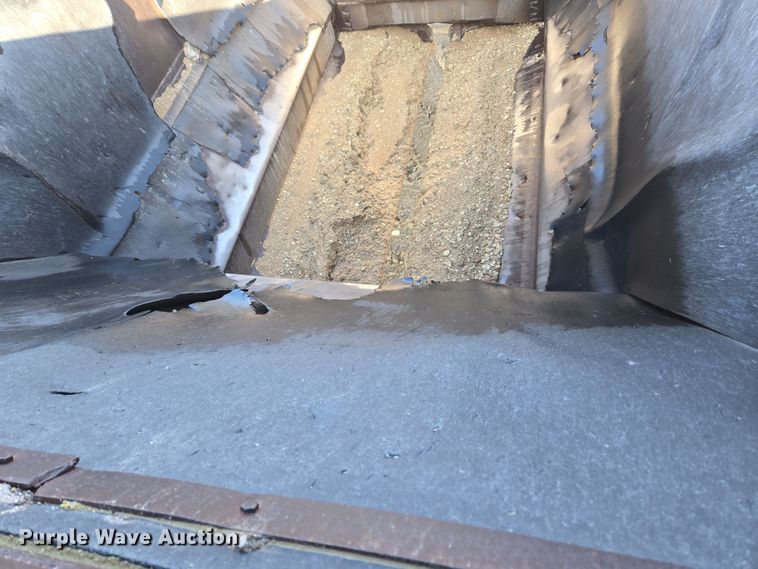 image for item DT7120 1993 Ranch bottom dump trailer