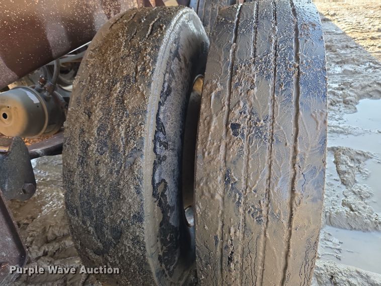 image for item DT7120 1993 Ranch bottom dump trailer