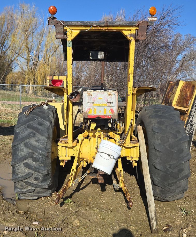 image for item DT7121 1982 Massey Ferguson 275 Tiger Special tractor