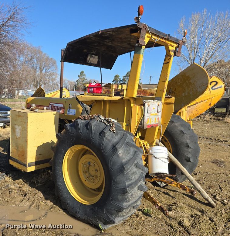 image for item DT7121 1982 Massey Ferguson 275 Tiger Special tractor