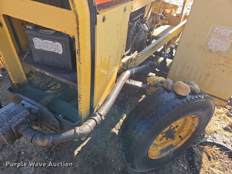 image for item DT7121 1982 Massey Ferguson 275 Tiger Special tractor