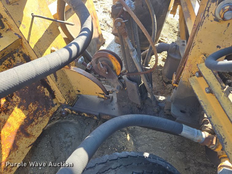 image for item DT7121 1982 Massey Ferguson 275 Tiger Special tractor